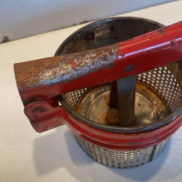 Vintage Metal Potato Ricer/Masher - Picture 2 of 6